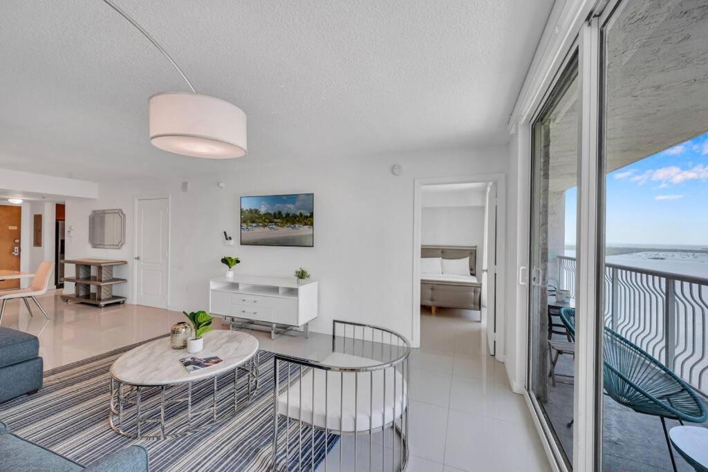 Luxurious Private Unit With Parking Apartment Miami Exterior foto