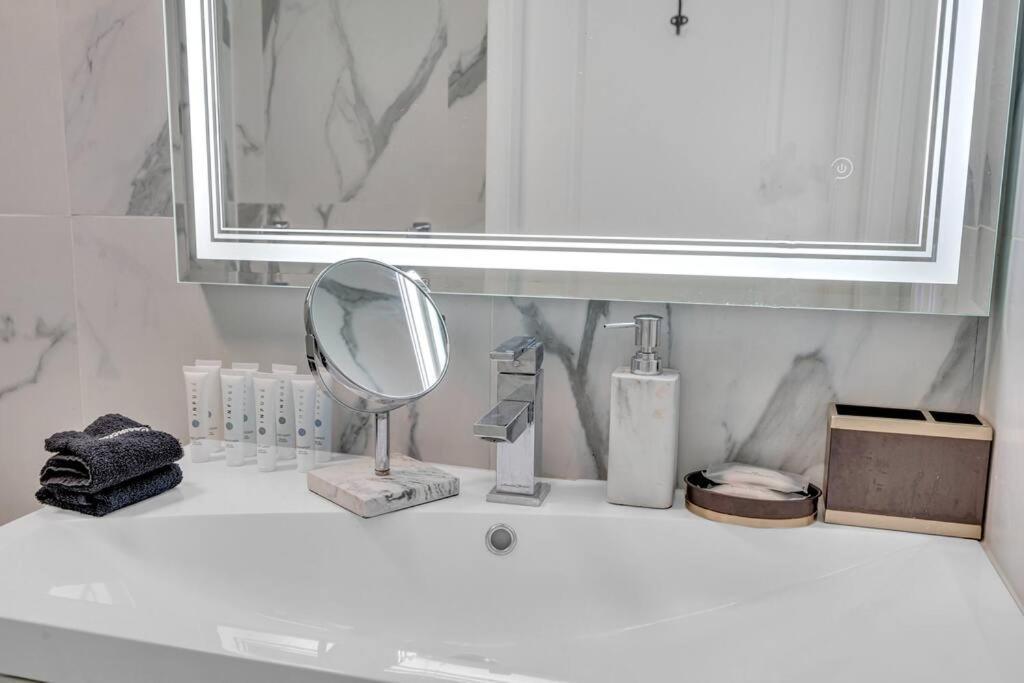 Luxurious Private Unit With Parking Apartment Miami Exterior foto
