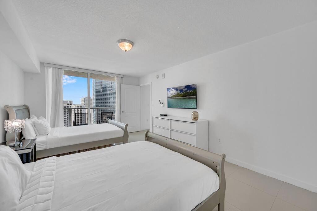 Luxurious Private Unit With Parking Apartment Miami Exterior foto