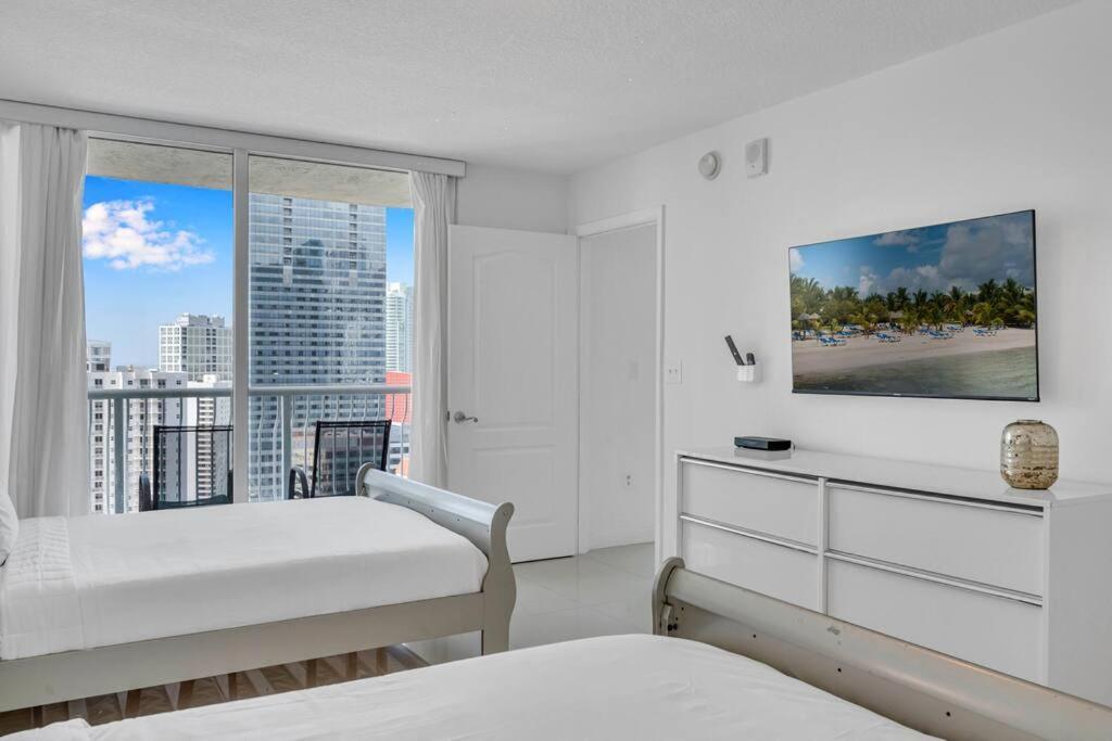 Luxurious Private Unit With Parking Apartment Miami Exterior foto