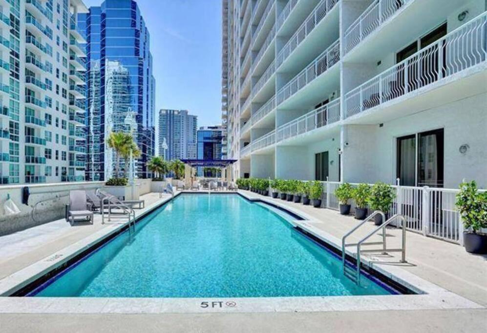 Luxurious Private Unit With Parking Apartment Miami Exterior foto