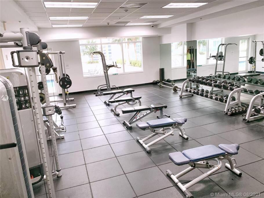 Luxurious Private Unit With Parking Apartment Miami Exterior foto