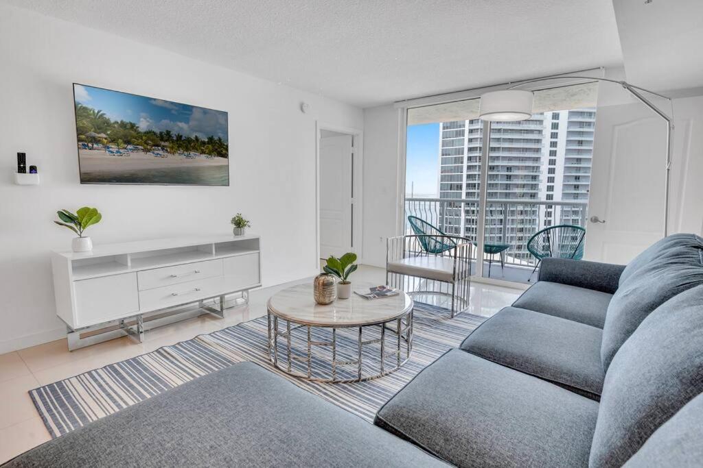 Luxurious Private Unit With Parking Apartment Miami Exterior foto